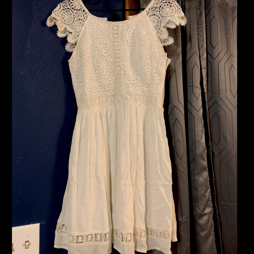 White laced dress